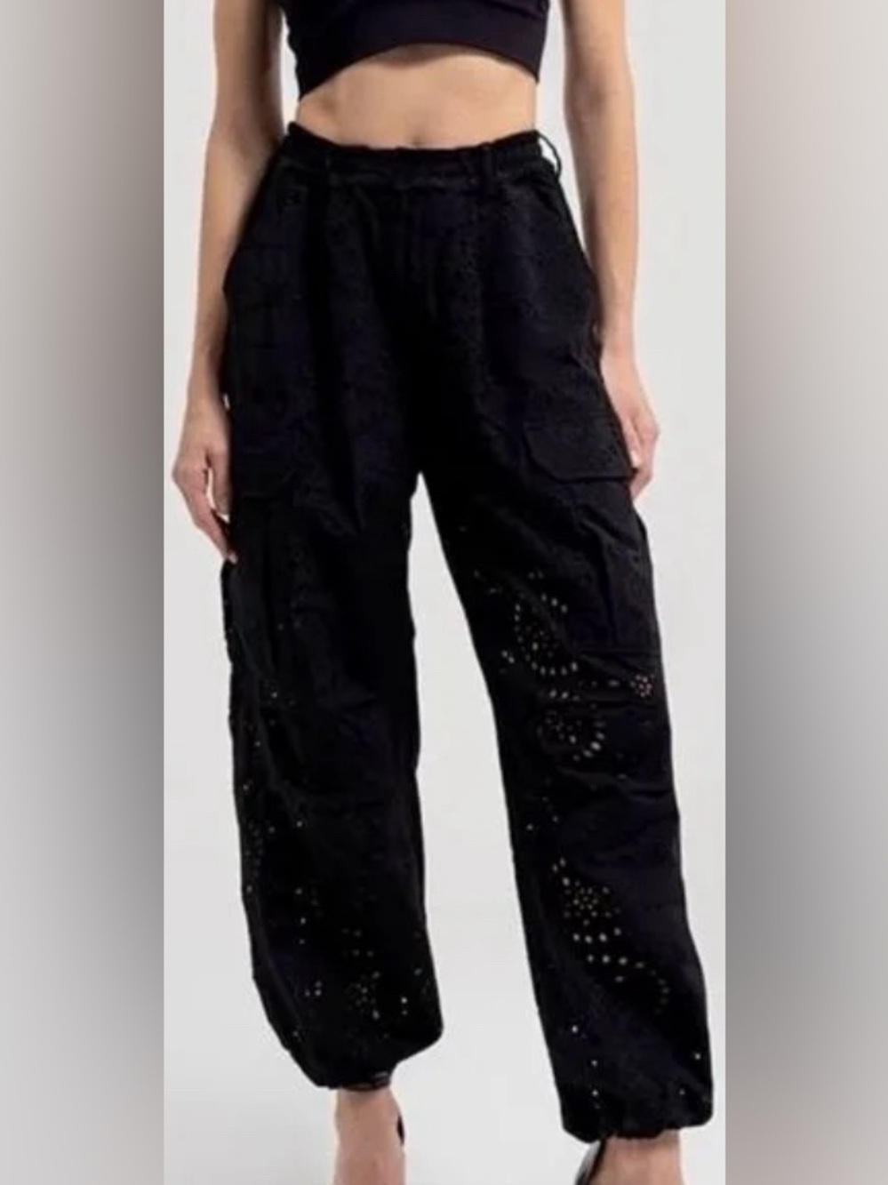 Zara Black Eyelet Cargo Pants With Drawstring Bottoms Women’s Size XS